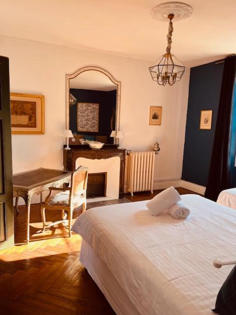 Pensión Le Manoir Du Thouron