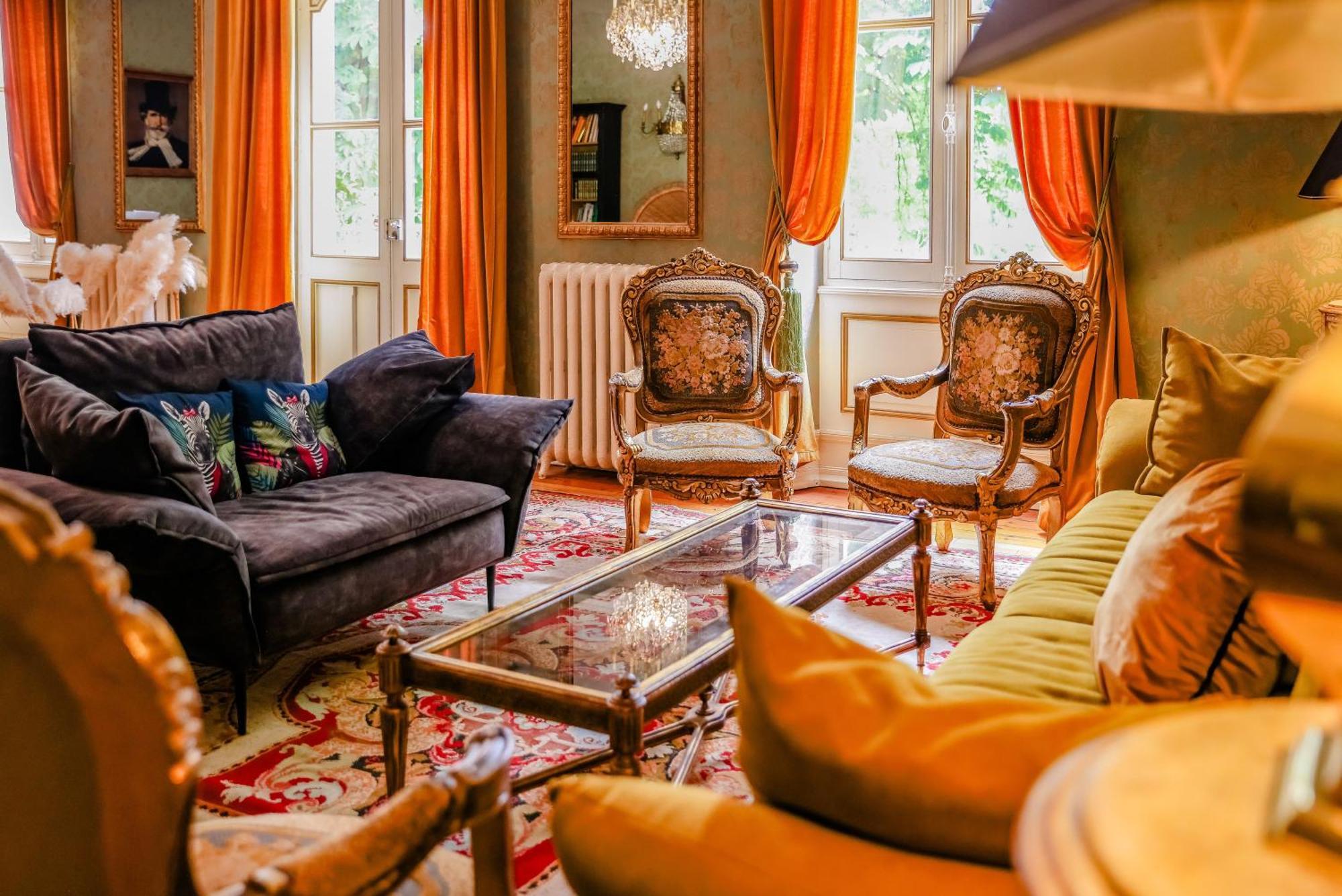 Pensión Le Manoir Du Thouron *